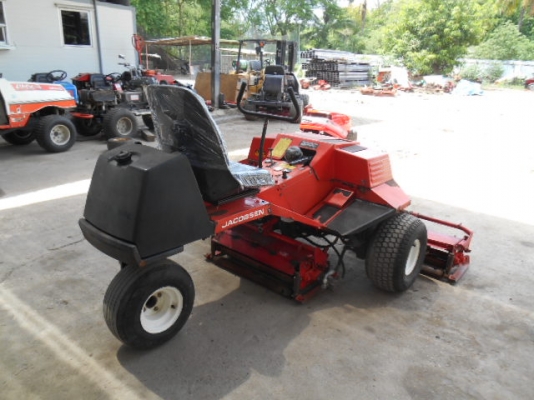 รถตัดหญ้า JACOBSEN TRI-KING 1672D พร้อมใช้งาน