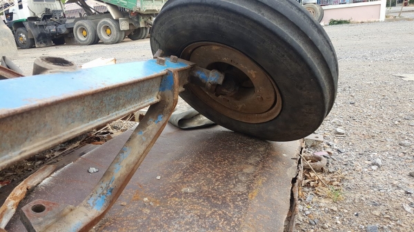 ขายคานหน้ารถไถ สภาพดีพร้อมยางครับ ขายคานหน้ารถไถ สภาพดีพร้อมยางครับ