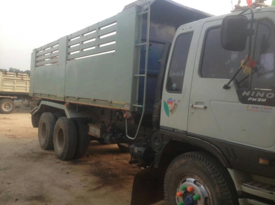 ขายรถ10ล้อ ดั้ม2เพลา FM3H สโลกลาง เครื่อง195เทอร์โบอินเตอร์ พาวเวอร์ เบรกจิฟฟี่ ภายในสวย เอกสารเล่มทะเบียนพร้อมโอน ราคา750,000 สนใจโทร 090-8588220คุณนะ 093-3258446คุณบิว หรือเข้าดูสินค้าอื่นๆได้ที่ www.narong2truck.com หรือ www.truck.in.th/498 หรือเพจFace