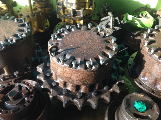 ตัวเดิน CAT 320V 2 เปิดดูเฟืองแล้วสภาพ90\% ขายลูกละ75000 ตัวเดิน CAT 320V 2 เปิดดูเฟืองแล้วสภาพ90\% ขายลูกละ75000