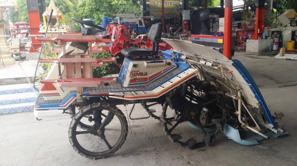 รถดำนานั่งขับ ISEKI  รุ่น PA500D เก่าญี่ปุ่น  ดำนา 5 แถว สภาพสวย