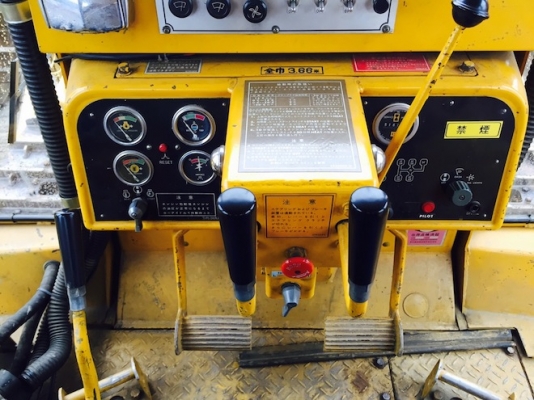 CAT D5B ห้องเก๋ง ตีนไก่ นำเข้าจากญี่ปุ่น สภาพงามจริง ๆ ครับ คันนี้ หาอยู่มาดูคันนี้นะครับ