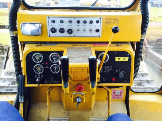 CAT D5B ห้องเก๋ง ตีนไก่ นำเข้าจากญี่ปุ่น สภาพงามจริง ๆ ครับ คันนี้ หาอยู่มาดูคันนี้นะครับ