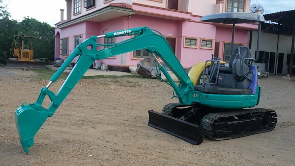 ขายรถแบคโฮ KOMATSU pc30MR เครื่อง3D84E คอนโทรลสั้น แทรคเหล็ก รถเก่าญี่ปุ่น ติดต่อ 089-7949488