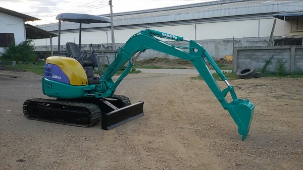 ขายรถแบคโฮ KOMATSU pc30MR เครื่อง3D84E คอนโทรลสั้น แทรคเหล็ก รถเก่าญี่ปุ่น ติดต่อ 089-7949488