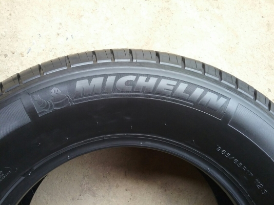 ยางMICHELIN 265 65R17 ปี2015 สภาพสวยมากๆไร้ที่ติ ดอกยางเยอะมากๆ90\% ไม่มีปะคุ้มสุดๆไม่มีปะ
