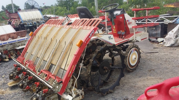 รถดำนานั่งขับ YANMAR รุ่น RR600 เก่าญี่ปุ่น  ดำนา 6 แถว  สภาพสวย