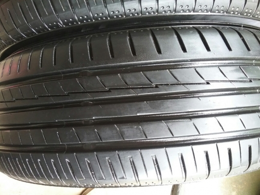 ยางYOKOHAMA รุ่นBluEarth-A..japan 185 60R15 ปี2015 สภาพสวยมากๆดอกเยอะมากๆ