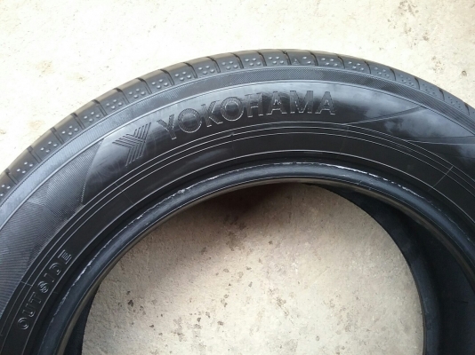 ยางYOKOHAMA รุ่นBluEarth-A..japan 185 60R15 ปี2015 สภาพสวยมากๆดอกเยอะมากๆ