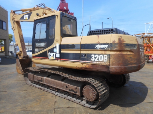 ขายรถแบคโฮ CAT 320B คอลโทรลสั้น รถนอกนำเข้าเอง สภาพสวยพร้อมใช้งาน