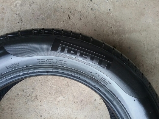 ยางPIRELLI .185 65R15 ปี2015 สภาพสวย ดอกเยอะมากๆคุ้มสุดๆไม่แพง