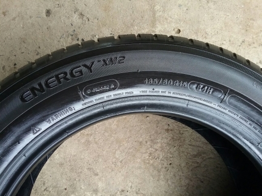 ยางMICHELIN รุ่น ENERGY xm2  185 60R15 ปี2015 สภาพสวย ดอกเยอะมากๆ
