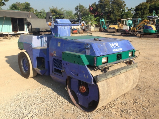 รถบด สั่นสะเทือน 4ตัน หน้าเหล็กหลังยาง Komatsu. เก่าญี่ปุ่น โทร.090-986-2521 อ๊อบ