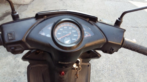 Click ปี 48 สีแดง รถบ้าน เครื่องเดิมๆ มีเล่ม เอกสารพร้อม โทร. 02-9165022,099-0812001