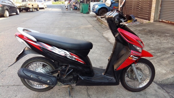 Click ปี 51 รถบ้าน สีแดง ดำ เครื่องเดิมๆ มีเล่ม เอกสารครบ ทดลองขับได้ทุกวัน โทร. 02-9165022,099-0812001