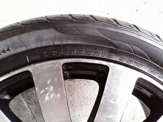 ขอบ18นิ้ว6รู พร้อมยาง สวยๆ 4 ล้อ ราคา 8500 บาท