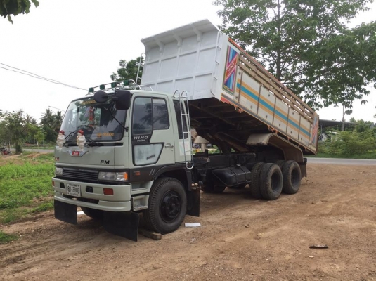 ขายรถ10ล้อ ดั้ม2เพลา FM3H เครื่อง220แรง EM100 พาวเวอร์ เบรกจิฟฟี่ ช่วงล่างZM 10น็อต ภายในสวย เอกสารพร้อมโอน ราคา910,000 สนใจโทร 090-8588220คุณนะ 093-3258446คุณบิว หรือเข้าดูสินค้าอื่นๆได้ที่ www.narong2truck.com หรือ www.truck.in.th/498 หรือเพจFacebook ณร