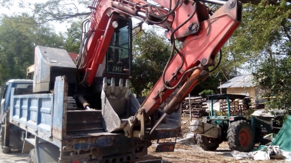 ขายรถแบ็คโฮ IHI 55 เดิมๆ ตามรุ่น รถใช้งานได้ดี ทำงานอยู่ เอกสารซื้อขาย