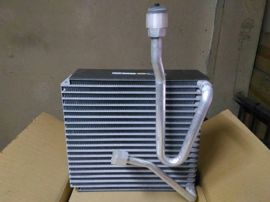 ตู้แอร์ รังผึ้ง คอยเย็นโตโยต้า โคโรน่าAT ST171 ลายแท้ ต่างจังหวัดส่งได้ TEL0890671028 อยู่ดอนเมือง IDline 0890671028