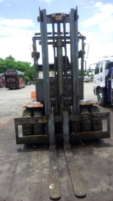 ต้องการขารโฟ๊คลิฟโตโยต้ารุ้นfd60ขนาด6ตันสภาพพร้อมใช้