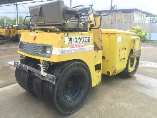 ขายรถบด4ตันKAWASAKIรุ่นKV4WAนำเข้าญี่ปุ่นเอวอ่อนขับ2เพลาเครื่องอีซูซุสภาพดีพร้อมใช้งาน มีให้เลือกหลายคันหลายขนาด ขายรถบด4ตันKAWASAKIรุ่นKV4WAนำเข้าญี่ปุ่นเอวอ่อนขับ2เพลาเครื่องอีซูซุสภาพดีพร้อมใช้งาน มีให้เลือกหลายคันหลายขนาด