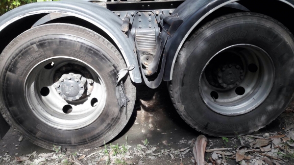 ขายหัวลากสิบล้อ HINO FM 1JKPA  เครื่อง j o 8 - 260 แรง รถห้างแท้ เครื่องดี คัสซีสวย ภายในครบ แอร์เย็นฉ่ำ พร้อมใช้งาน