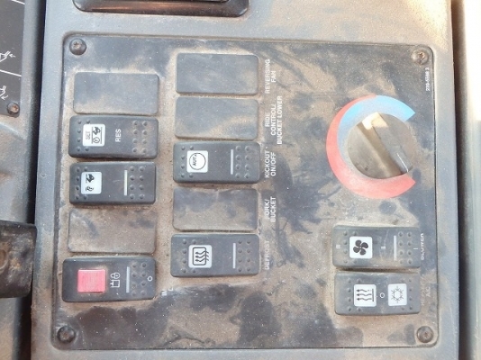 CAT 928G สภาพสวยกริ๊ป ใช้งานแค่ 4 พันกว่าชั่วโมง จากญี่ปุ่น ถึงไทยแล้วครับ