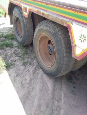 ขาย10ล้อฮีโน่f17สองเพลาเทลเลอร์บรรทุกรถเกี่ยวข้าว ขาย10ล้อฮีโน่f17สองเพลาเทลเลอร์บรรทุกรถเกี่ยวข้าว