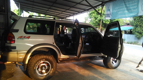 ขาย MITSUBISHI G-WAGON 4x4 ขาย MITSUBISHI G-WAGON 4x4