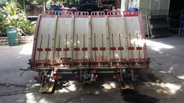 รถดำนานั่งขับ YANMAR รุ่น RR60 เก่าญี่ปุ่น  ดำนา 6 แถว  สภาพสวย เครื่องยนต์ติดง่าย