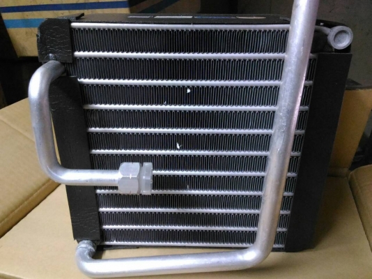 ตู้แอร์ รังผึ้ง คอยเย็น อีซูซุดราก้อนอาย ปี97-02  R134a ต่างจังหวัดส่งได้ TEL0890671028 อยู่ดอนเมือง IDline 0890671028