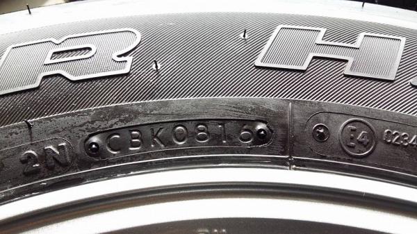 ขายล้อแม็ก vigo 16" ยางปี16  สนใจติดต่อ ตาเล็ก ล้อและยางครับ 081-3747940