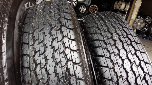 ขายล้อแม็ก vigo 16" ยางปี16  สนใจติดต่อ ตาเล็ก ล้อและยางครับ 081-3747940