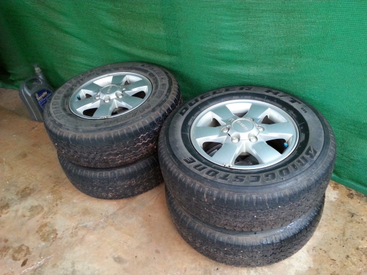ขายยางรถยนต์พร้อมล้อแมค สภาพดี ขอบ 16 ขายยางรถยนต์พร้อมล้อแมค สภาพดี ขอบ 16