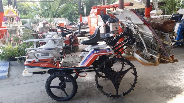 รถปลูกข้าวนั่งขับ KUBOTA รุ่น S1-500R เก่าญี่ปุ่น พร้อมกล่องหยอดปุ๋ยด้านท้าย