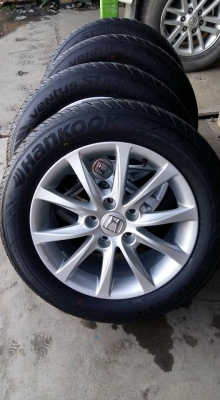 ขายล้อแม็กป้ายแดง civic fc 16" ยางปี16 สนใจติดต่อ ตาเล็ก ล้อและยางครับ 081-3747940