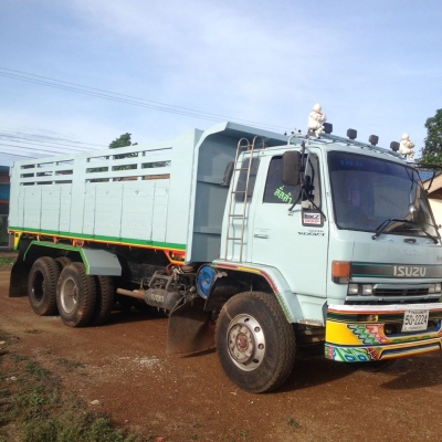 ขายร็อกกี้ดั้ม2เพลา เครื่อง260แรง มีระบบลากพ่วง รถสวยสภาพดีมาก เอกสารเล่มทะเบียนพร้อมโอน ราคา880,000 สนใจโทร 090-8588220คุณนะ 093-3258446คุณบิว หรือเข้าดูสินค้าอื่นๆได้ที่ www.narong2truck.com หรือ www.truck.in.th/498 หรือเพจFacebook ณรงค์ ซื้อขายรถมือสอง