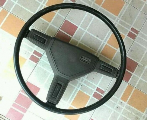 พวงมาลัยโตโยต้า crown