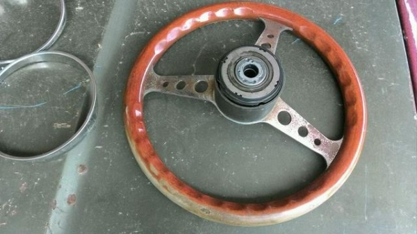 พวงมาลัยไม้ ตามสภาพ 14นิ้ว คอโตโยต้า