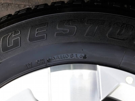 ยาง bridge stone 255/65/17 ปี 16 ชุดล่ะ 16,500