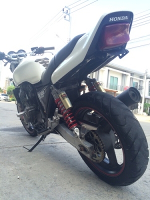 ขาย cb400 ปี 93 สวยๆ เอกสาร สรรพสามิต แท้ๆ  52000 ด่วนๆคับ