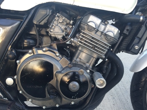 ขาย cb400 ปี 93 สวยๆ เอกสาร สรรพสามิต แท้ๆ  52000 ด่วนๆคับ