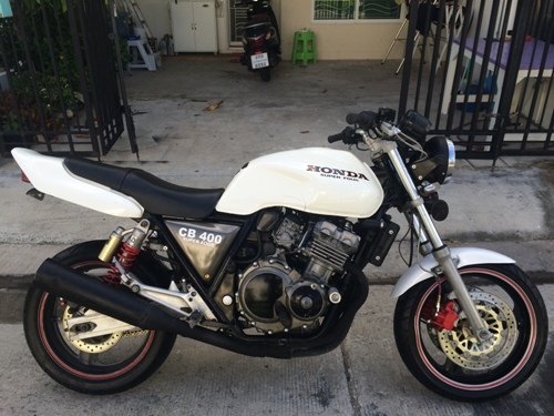 ขาย cb400 ปี 93 สวยๆ เอกสาร สรรพสามิต แท้ๆ  52000 ด่วนๆคับ