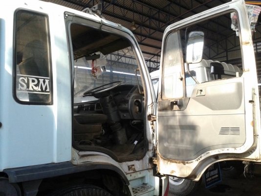 รถฮีโน่ 10 ล้อ บรรทุกน้ำมัน FM1J 210 แรงม้า. ปี 42.   สนใจติดต่อ  081 - 6079515