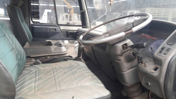 รถฮีโน่ 10 ล้อ บรรทุกน้ำมัน FM1J 210 แรงม้า. ปี 42.   สนใจติดต่อ  081 - 6079515