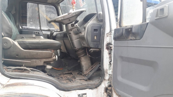 รถฮีโน่ 10 ล้อ บรรทุกน้ำมัน FM1J 210 แรงม้า. ปี 42.   สนใจติดต่อ  081 - 6079515