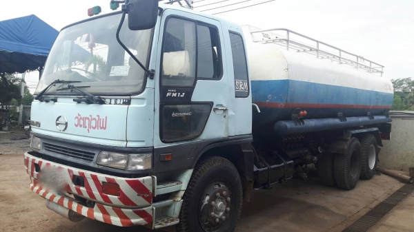 รถฮีโน่ 10 ล้อ บรรทุกน้ำมัน FM1J 210 แรงม้า. ปี 42.   สนใจติดต่อ  081 - 6079515