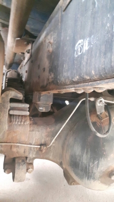 รถฮีโน่ 10 ล้อ บรรทุกน้ำมัน FM1J 210 แรงม้า. ปี 42.   สนใจติดต่อ  081 - 6079515