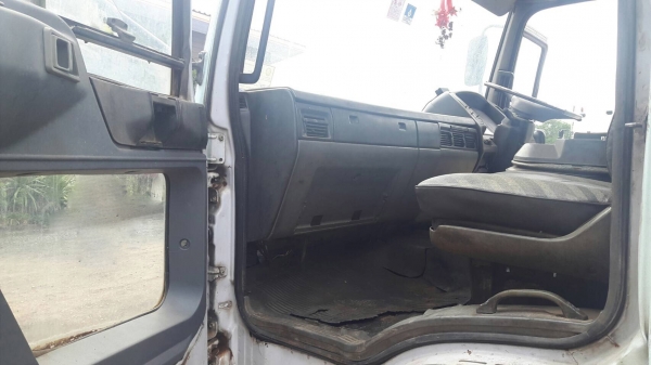 รถฮีโน่ 10 ล้อ บรรทุกน้ำมัน FM1J 210 แรงม้า. ปี 42.   สนใจติดต่อ  081 - 6079515