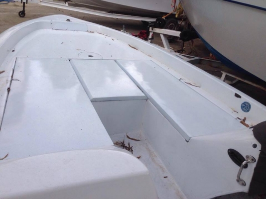 ขายเรือแบส17ฟุต เรทำสีใหม่หมดแล้ว ขายเฉพาะตัวเรือเปล่า 56000 บาท